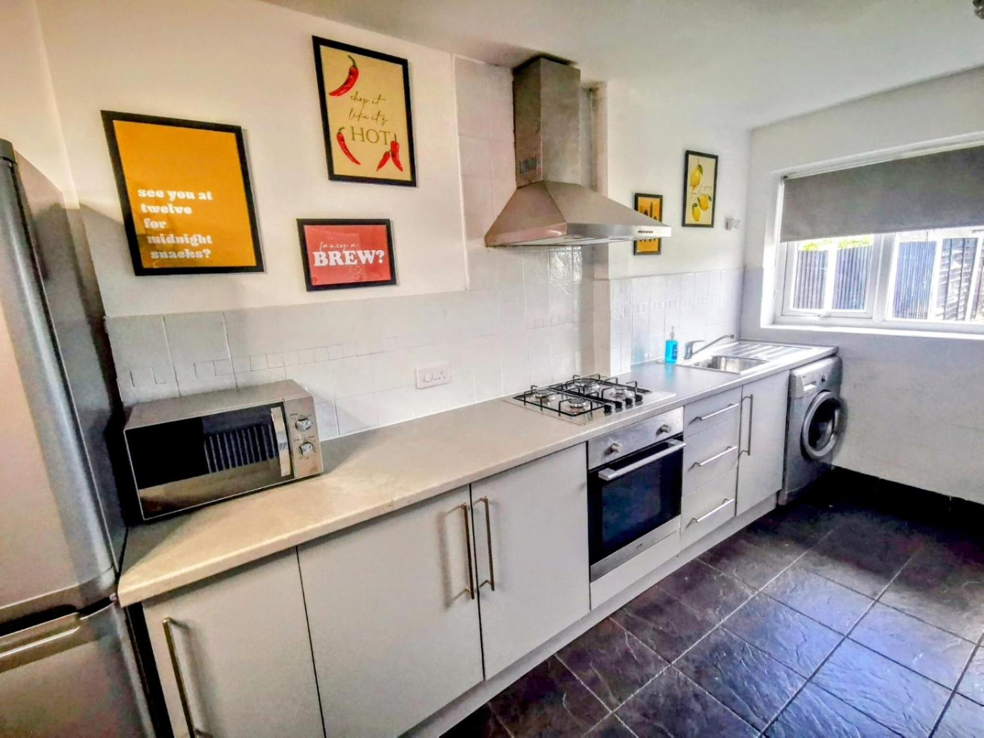 No 7 - Bright, Spacious 3 Bed Home With Parking & Wifi Huyton Exterior photo